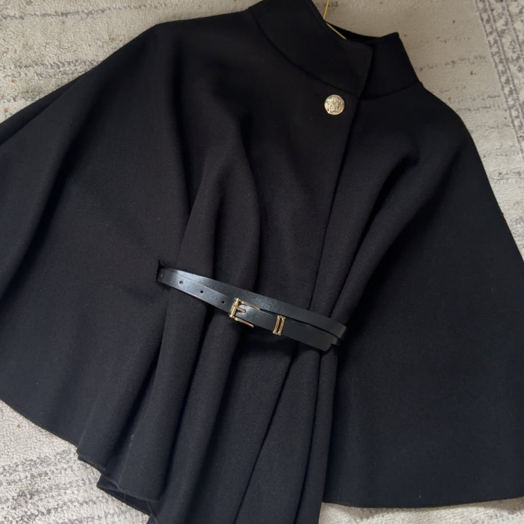 Éloise Black Cape Poncho