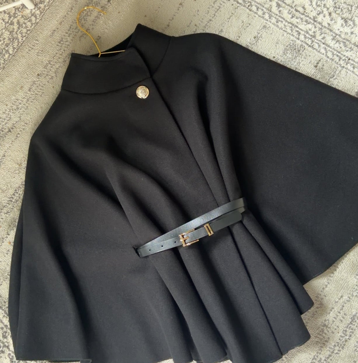 Éloise Black Cape Poncho