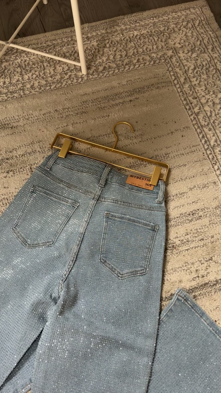 The Amorè Jeans